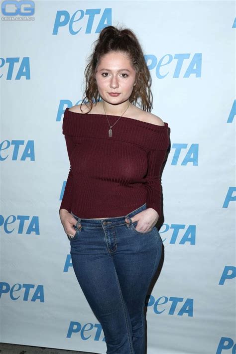 emma kennedy nudes|Emma Kenney Nude Leaked The Fappening (4 Pics + Video)